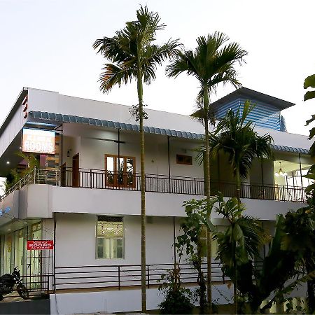 Holiday Villa Теккаді Екстер'єр фото